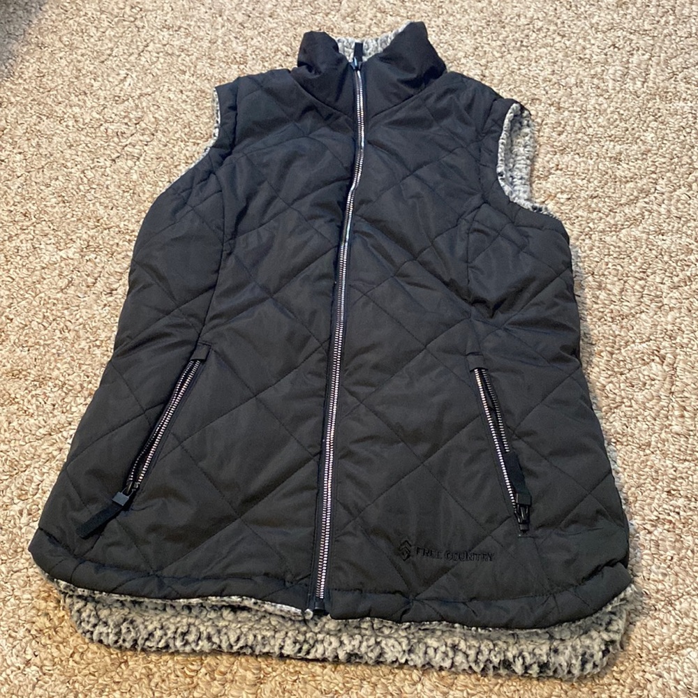 Black puffer vest